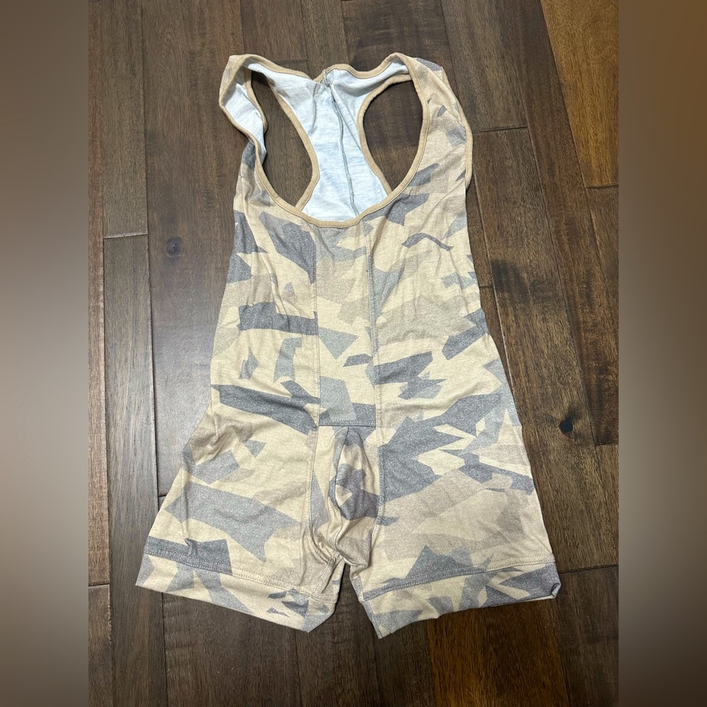 Modis vivendi men’s camo singlet